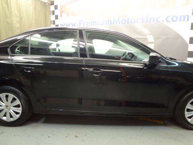 2011 Volkswagen Jetta 4dr Sedan 6A